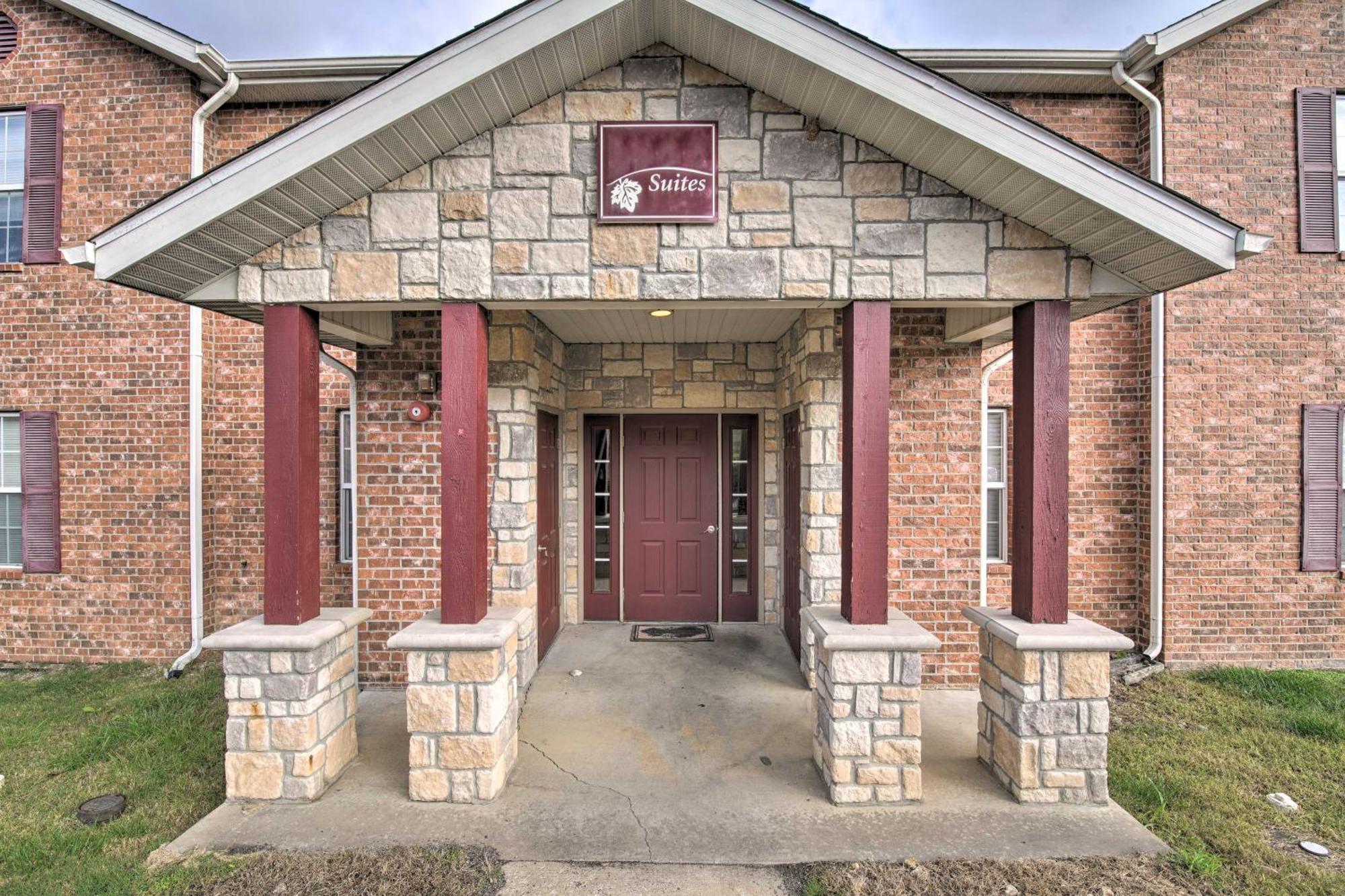 Branson Apartment With Pool - 5 Mi To Marvel Cave! Exterior photo